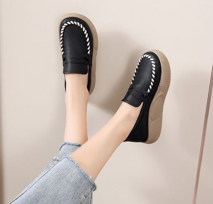 Women's Classiqe Loafers - Hayes Carter