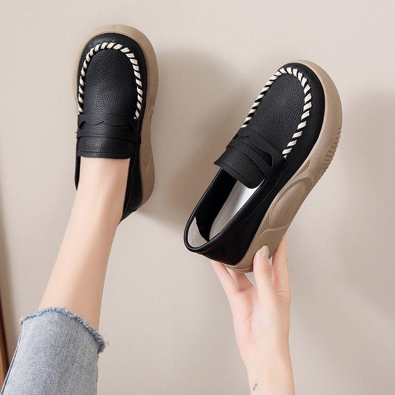 Women's Classiqe Loafers - Hayes Carter